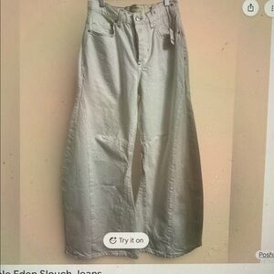We The Free Eden Slouch Barrel Jeans 
White/cream 27 NWT